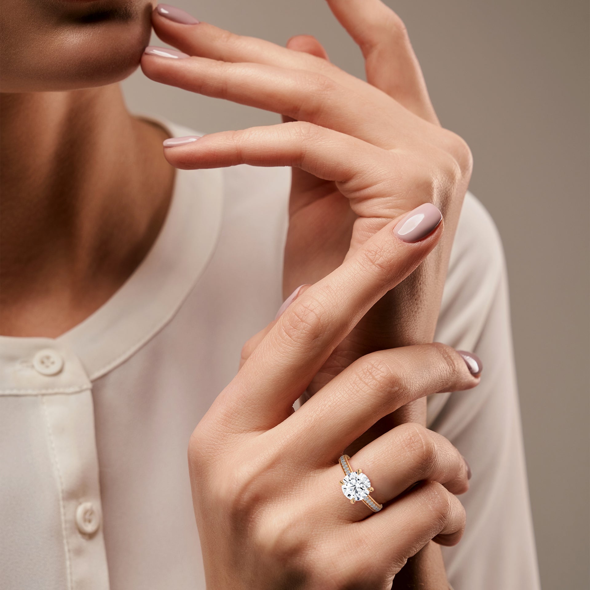 Round Cut Diamond Engagement Ring in Rose Gold – Pavé Diamond Band Ring – Classic Round Solitaire Diamond Ring – Elegant Diamond Proposal Ring