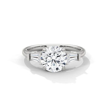 Round Cut Diamond Three Stone Engagement Ring in White Gold – Round Diamond Ring with Trapezoid Side Stones – Classic Three Stone Proposal Ring